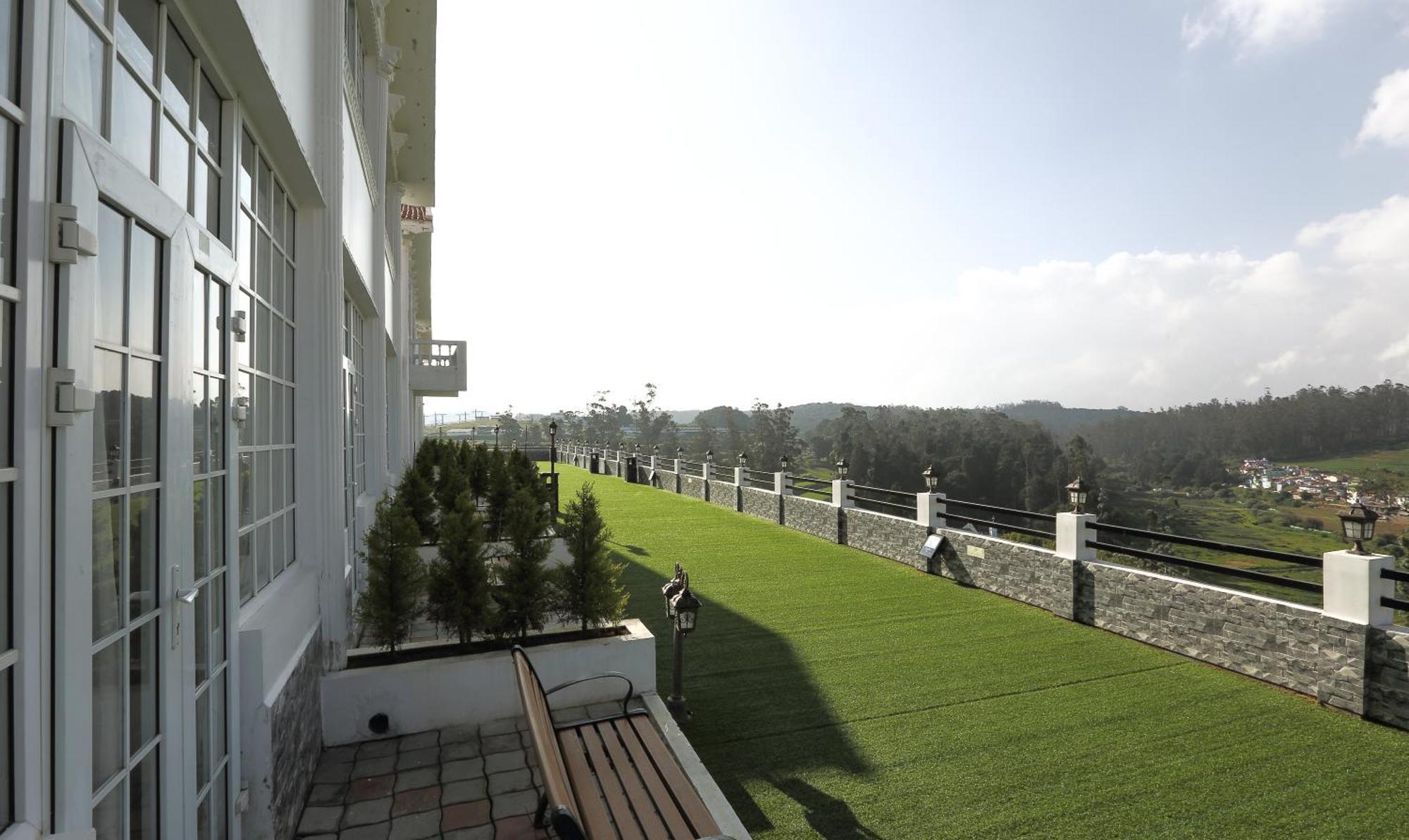 Treebo Skydale Inn & Suites With Mountain View Ooty Ngoại thất bức ảnh